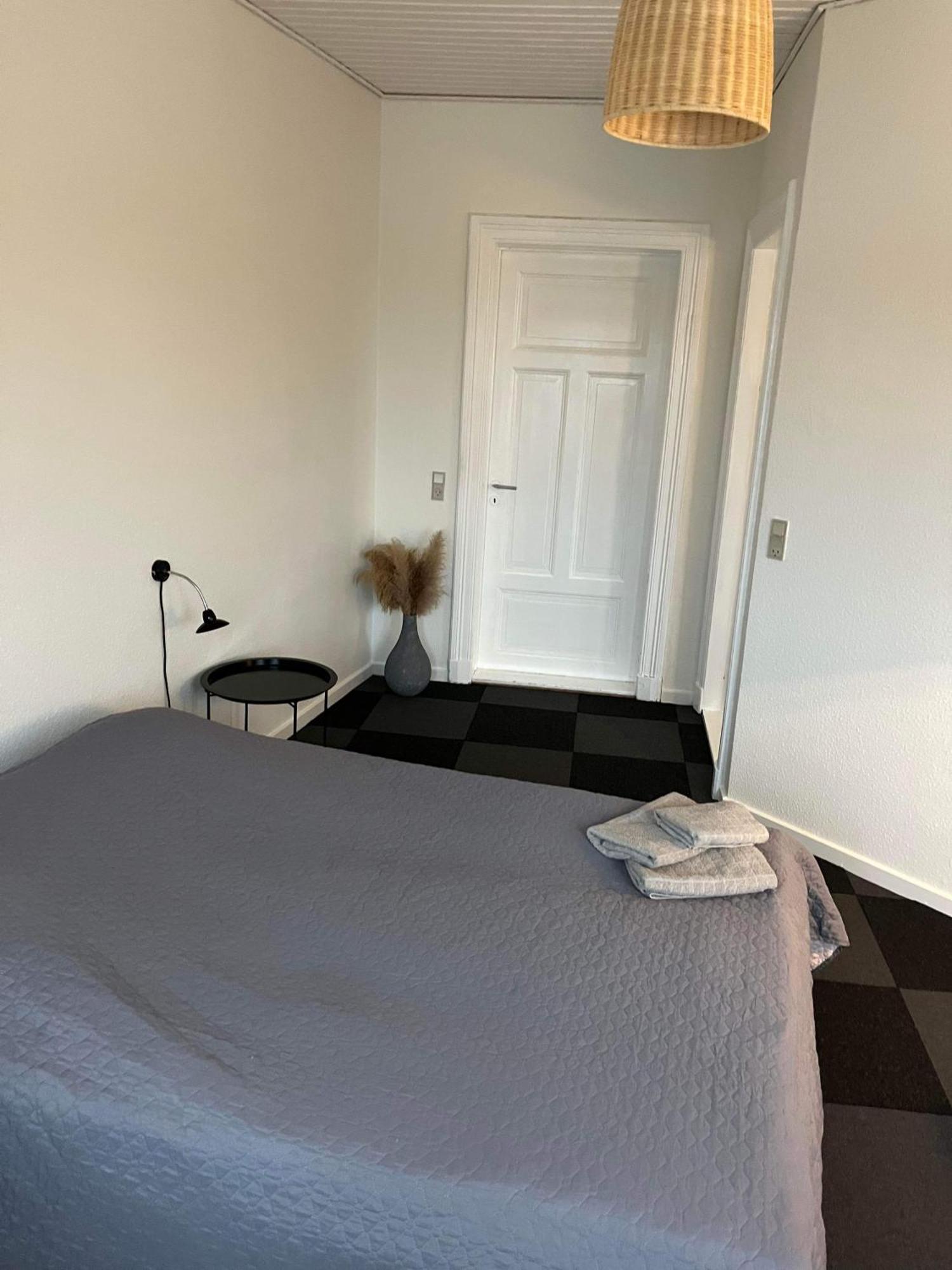 Tonders Bedste Udsigt Et Vaerelse Stue Spisestue Kokken Badevaerelse Apartment Exterior photo